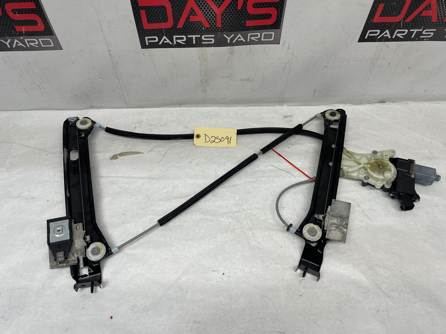 2013 Chevy Camaro ZL1 RH Passenger Front Window Regulator w/ Motor OEM - Day's Parts Yard