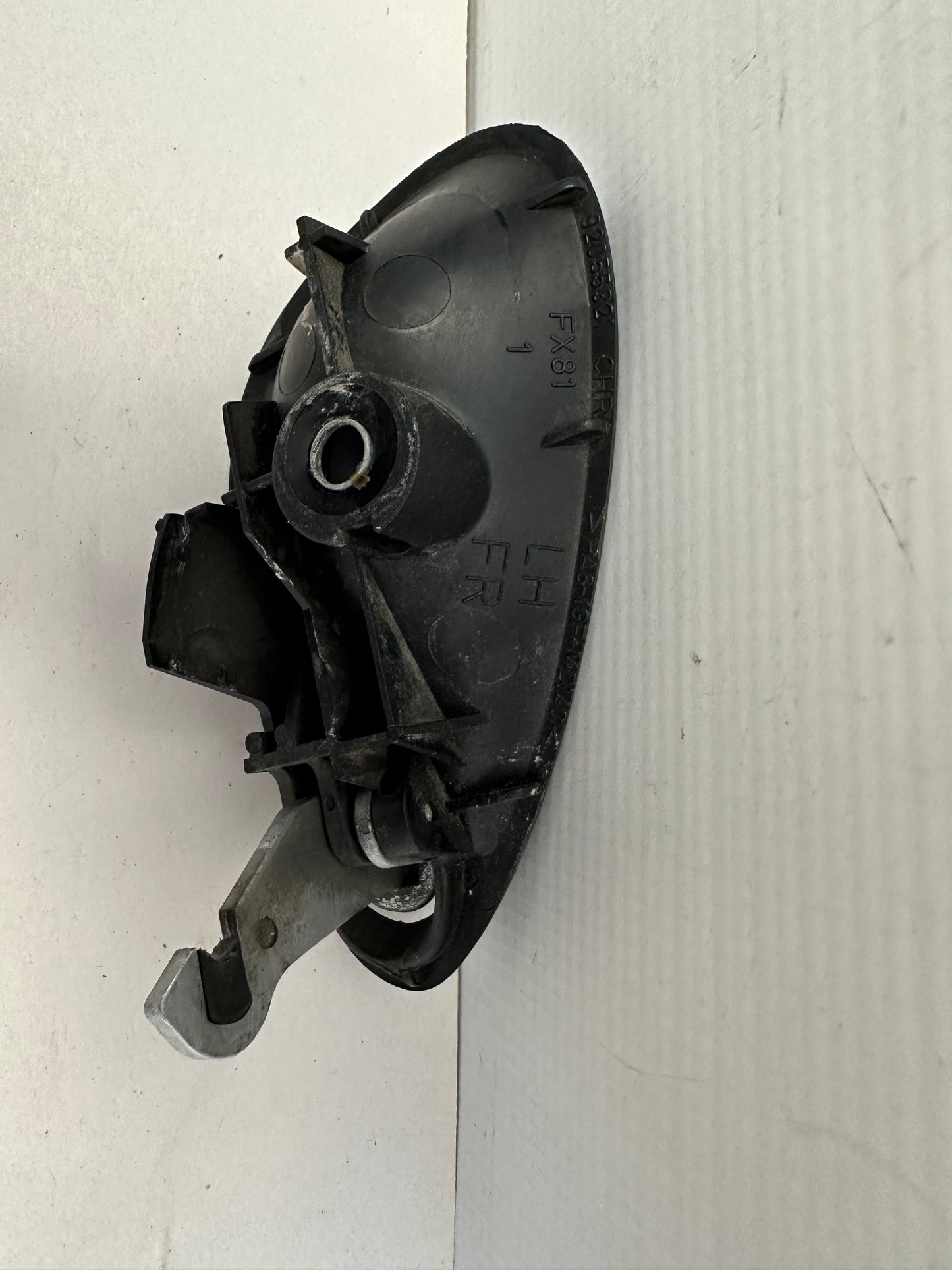 2004 Pontiac GTO LH Driver Interior Door Handle OEM - Day's Parts Yard
