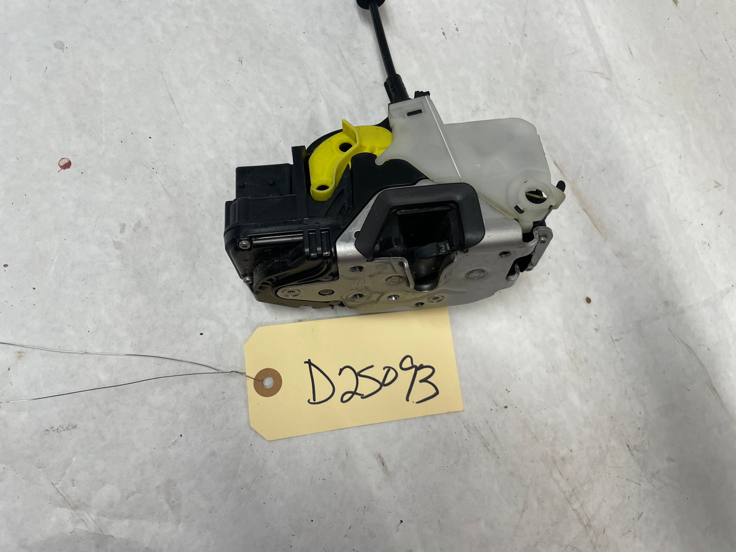 2013 Chevy Camaro ZL1 LH Driver Door Lock Latch Actuator OEM - Day's Parts Yard
