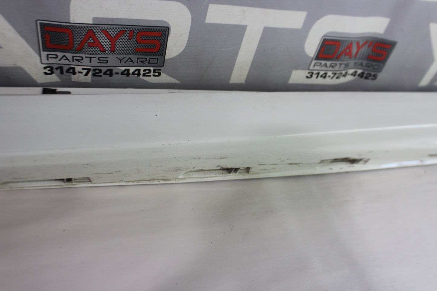 2009 Pontiac G8 LH Driver Rocker Molding Panel OEM - Day's Parts Yard
