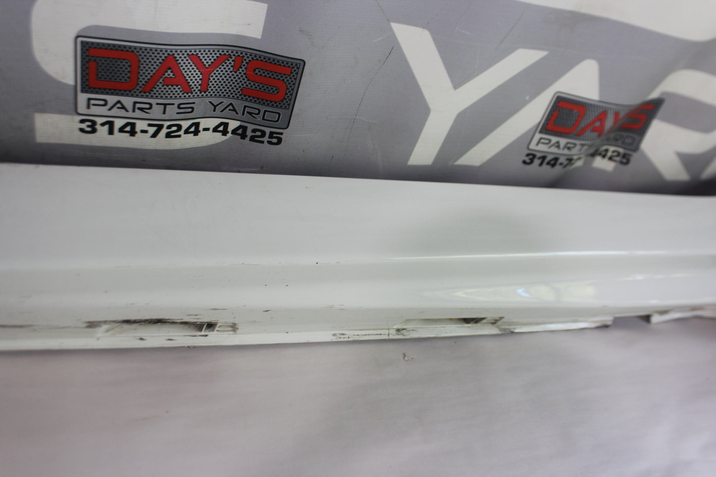 2009 Pontiac G8 LH Driver Rocker Molding Panel OEM - Day's Parts Yard