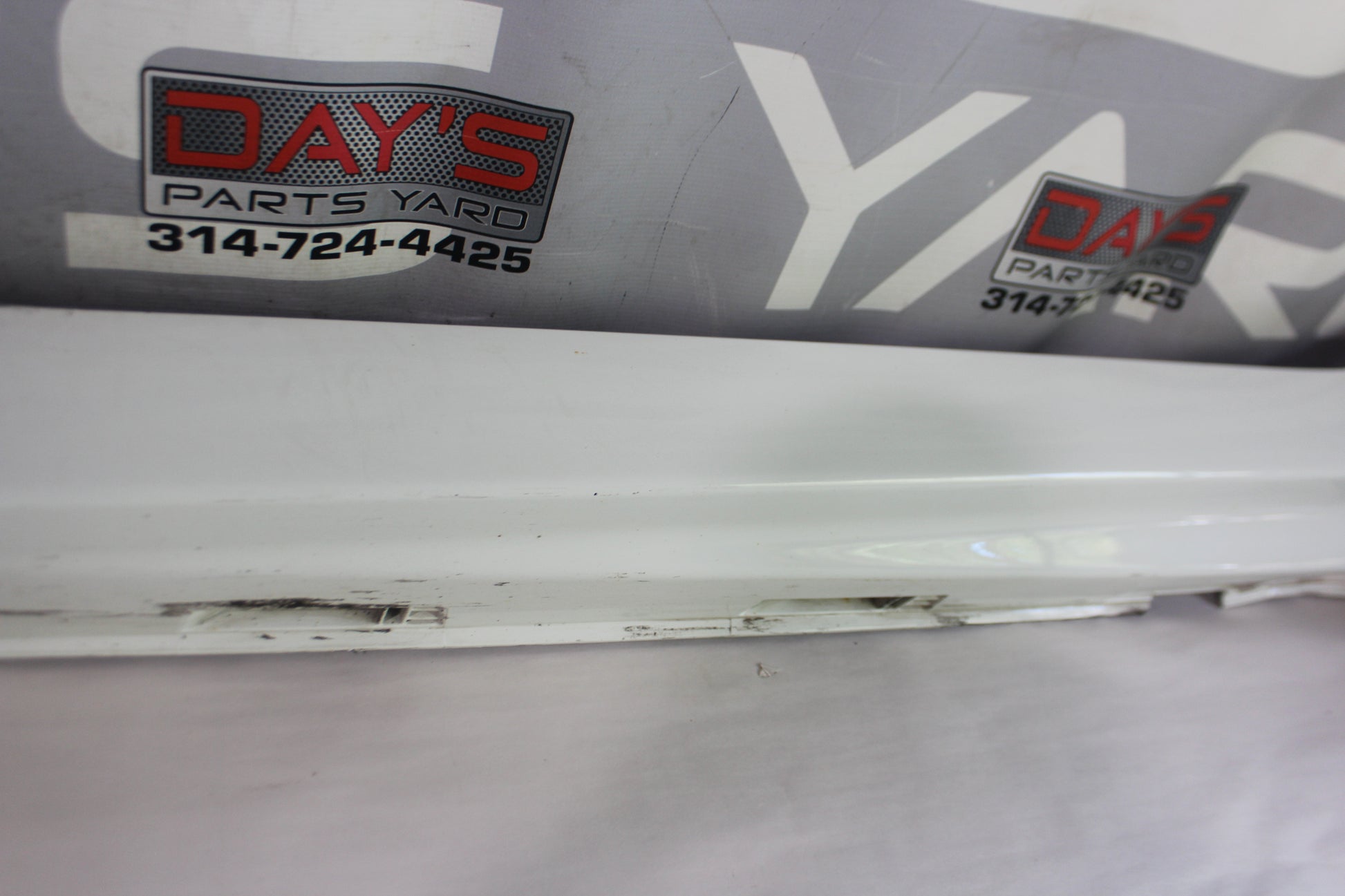 2009 Pontiac G8 LH Driver Rocker Molding Panel OEM - Day's Parts Yard