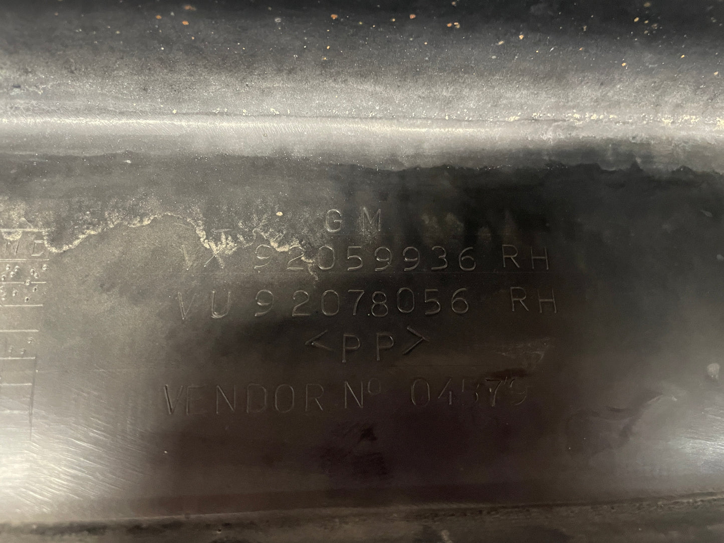 2005 Pontiac GTO RH Passenger Rocker Molding Side Skirt Panel Trim OEM - Day's Parts Yard