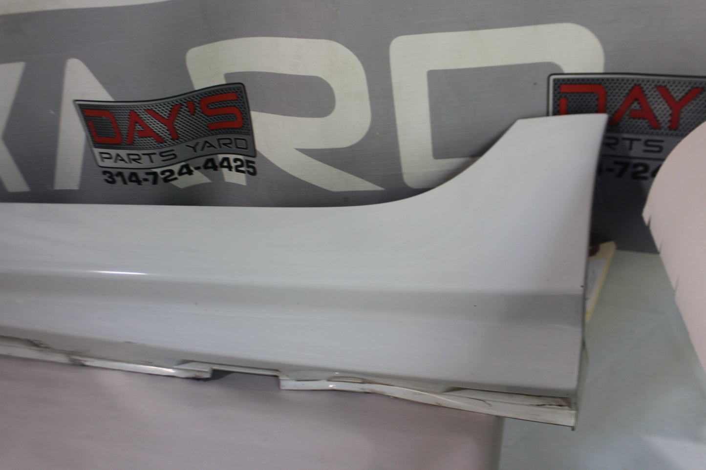 2009 Pontiac G8 LH Driver Rocker Molding Panel OEM - Day's Parts Yard