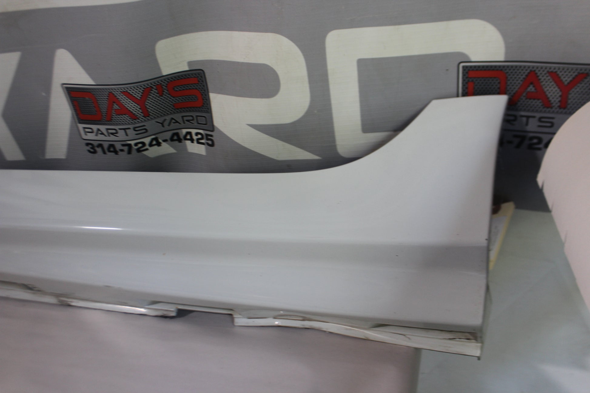 2009 Pontiac G8 LH Driver Rocker Molding Panel OEM - Day's Parts Yard