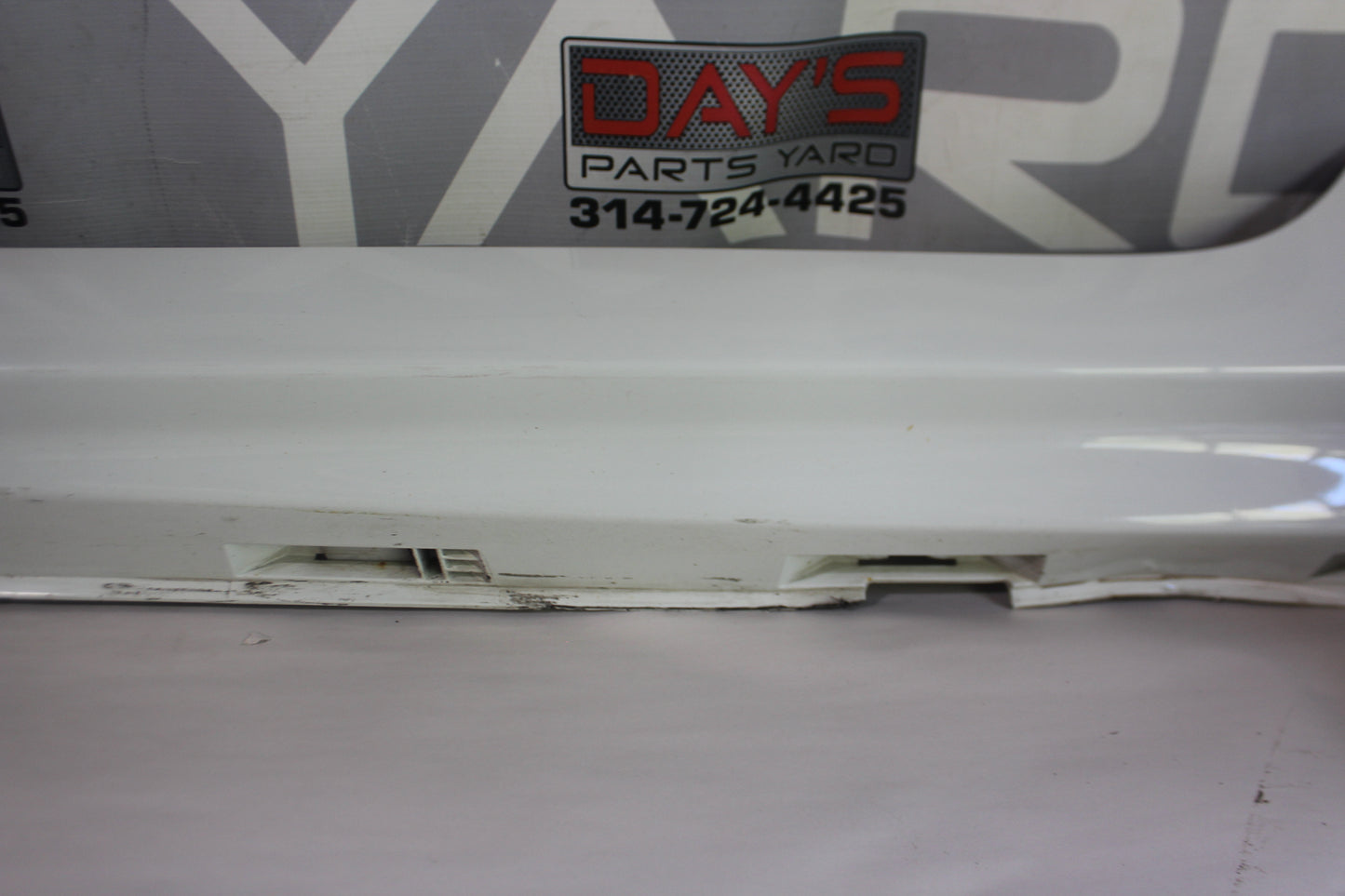 2009 Pontiac G8 LH Driver Rocker Molding Panel OEM - Day's Parts Yard