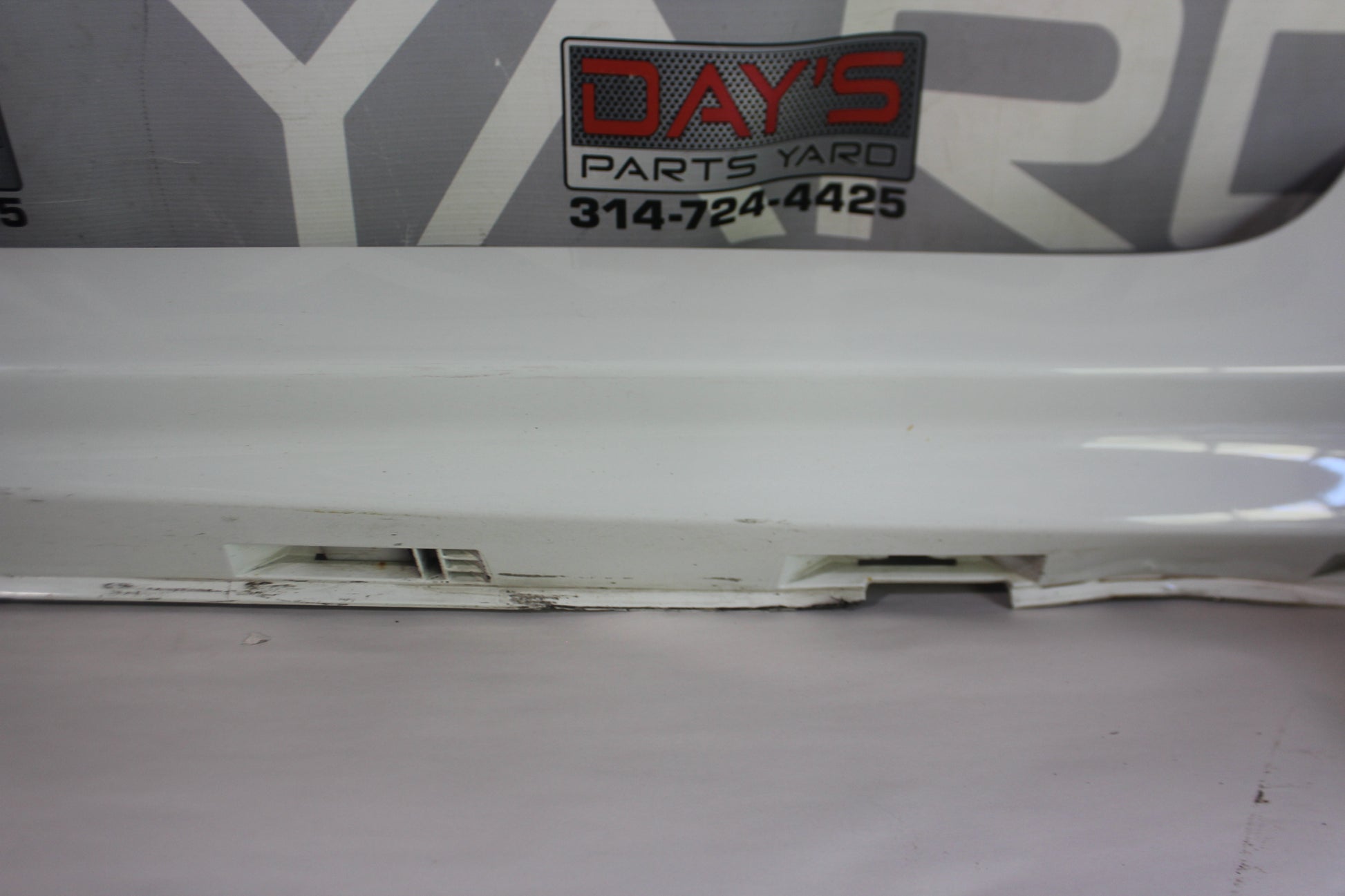 2009 Pontiac G8 LH Driver Rocker Molding Panel OEM - Day's Parts Yard