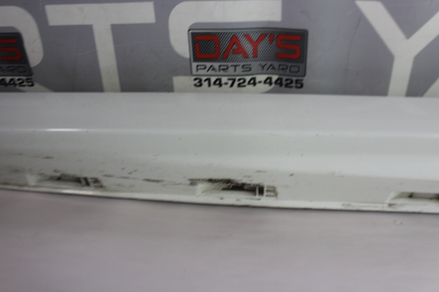 2009 Pontiac G8 LH Driver Rocker Molding Panel OEM - Day's Parts Yard