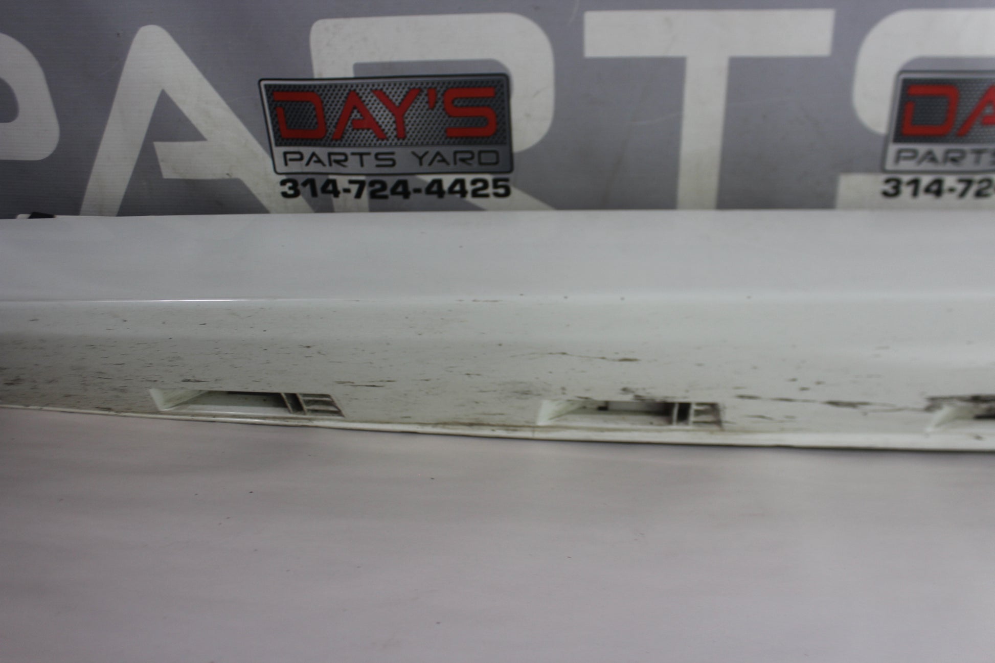 2009 Pontiac G8 LH Driver Rocker Molding Panel OEM - Day's Parts Yard