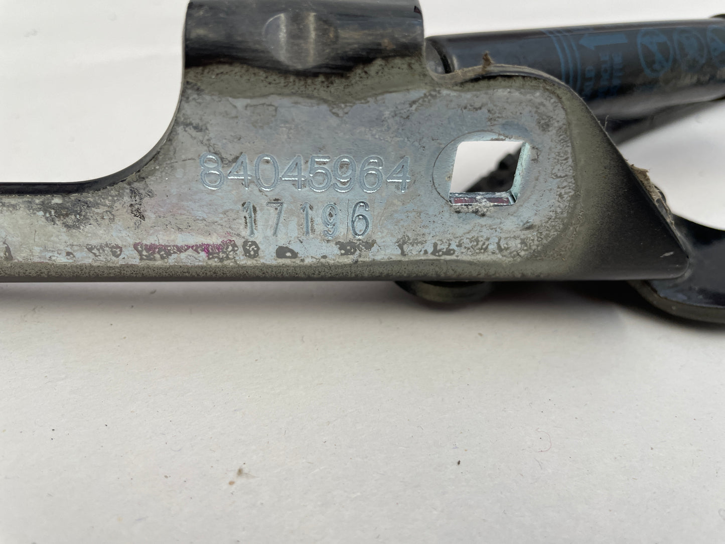 2018 Chevy Camaro SS RH & LH Trunk Hinges OEM - Day's Parts Yard