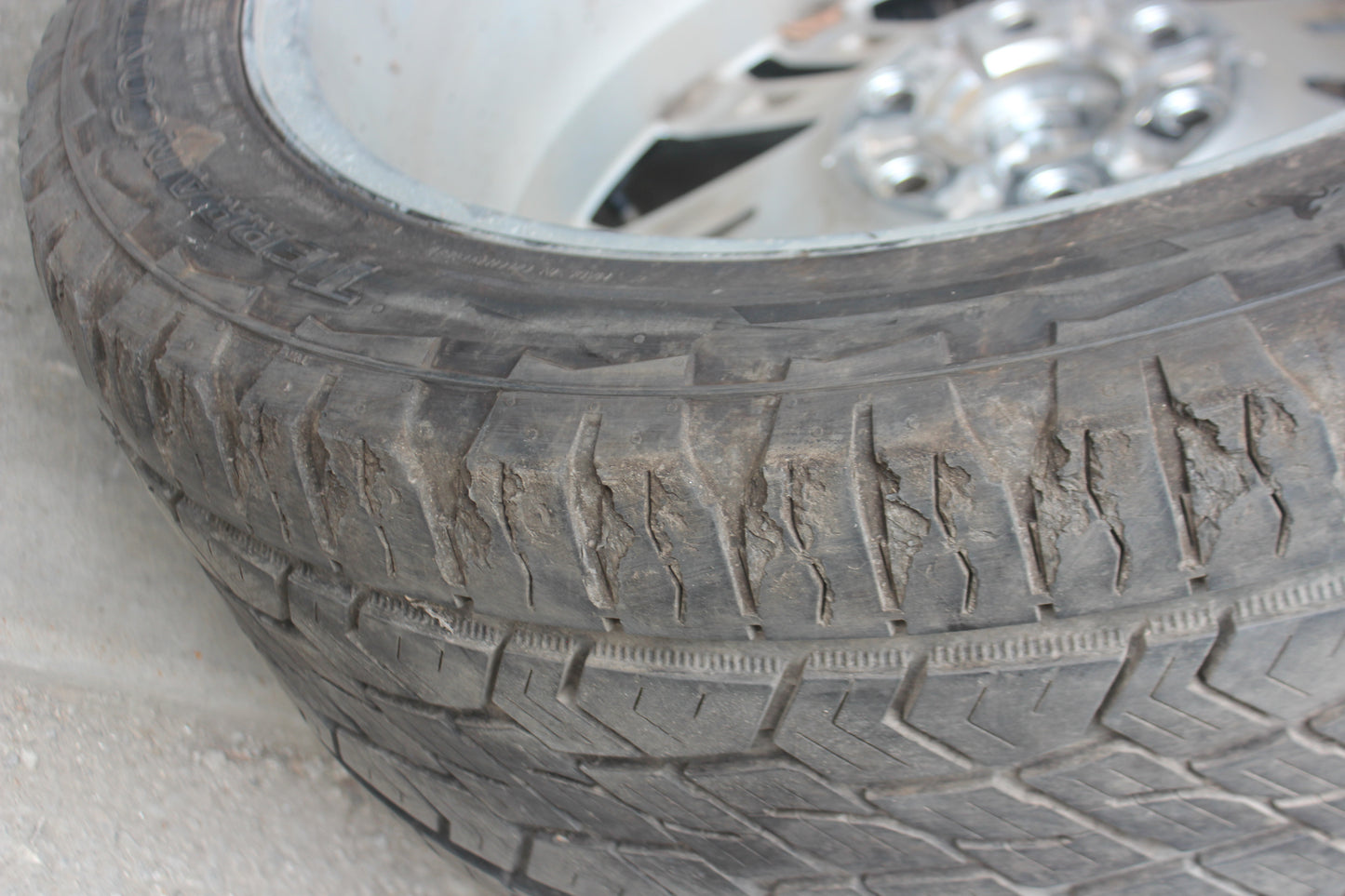 2014 GMC Sierra K1500 Denali Wheel Tire 22X9 OEM - Day's Parts Yard