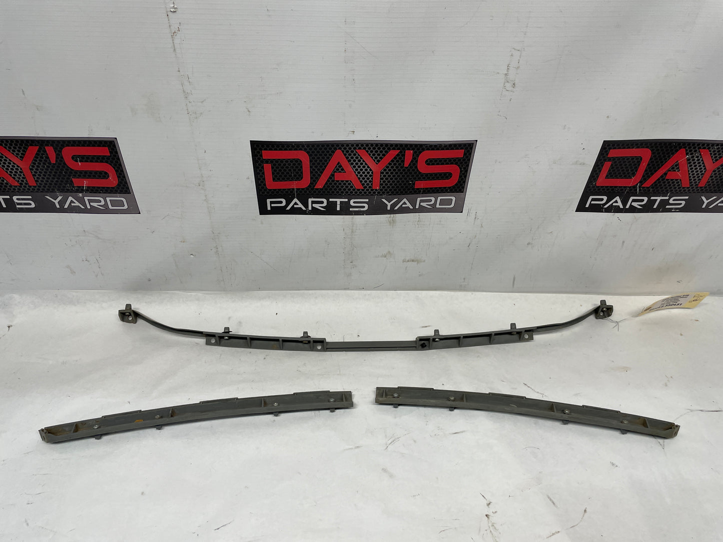 2006 Pontiac GTO Rear Bumper Brackets Guides Set OEM - Day's Parts Yard