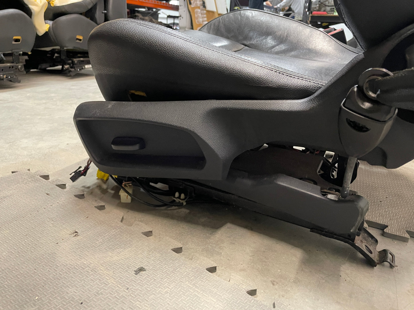 2009 Pontiac G8 GT Seats Fronts and Rears Black Leather OEM - Day's Parts Yard