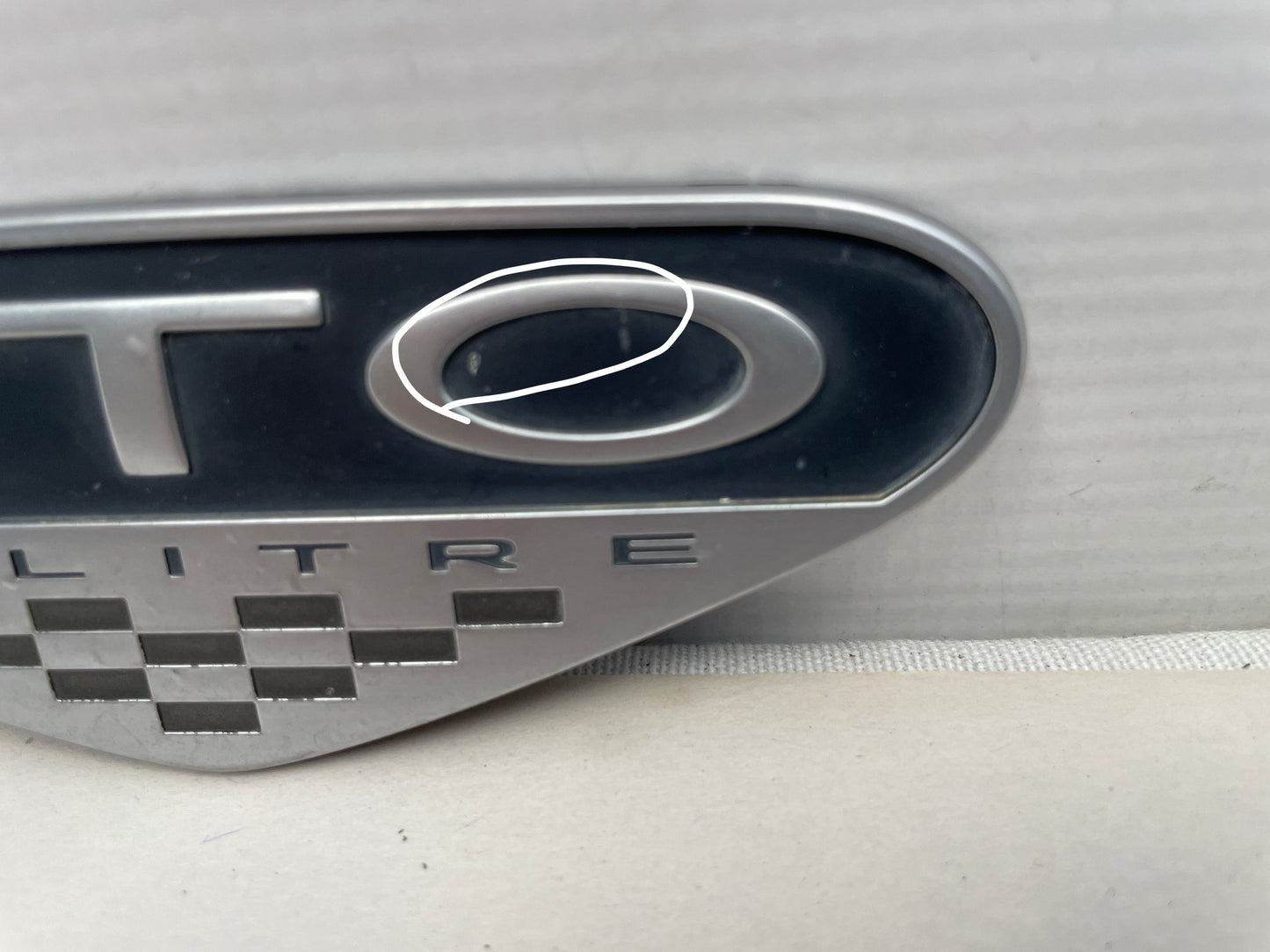 2005 Pontiac GTO Fender Emblem Badge OEM - Day's Parts Yard