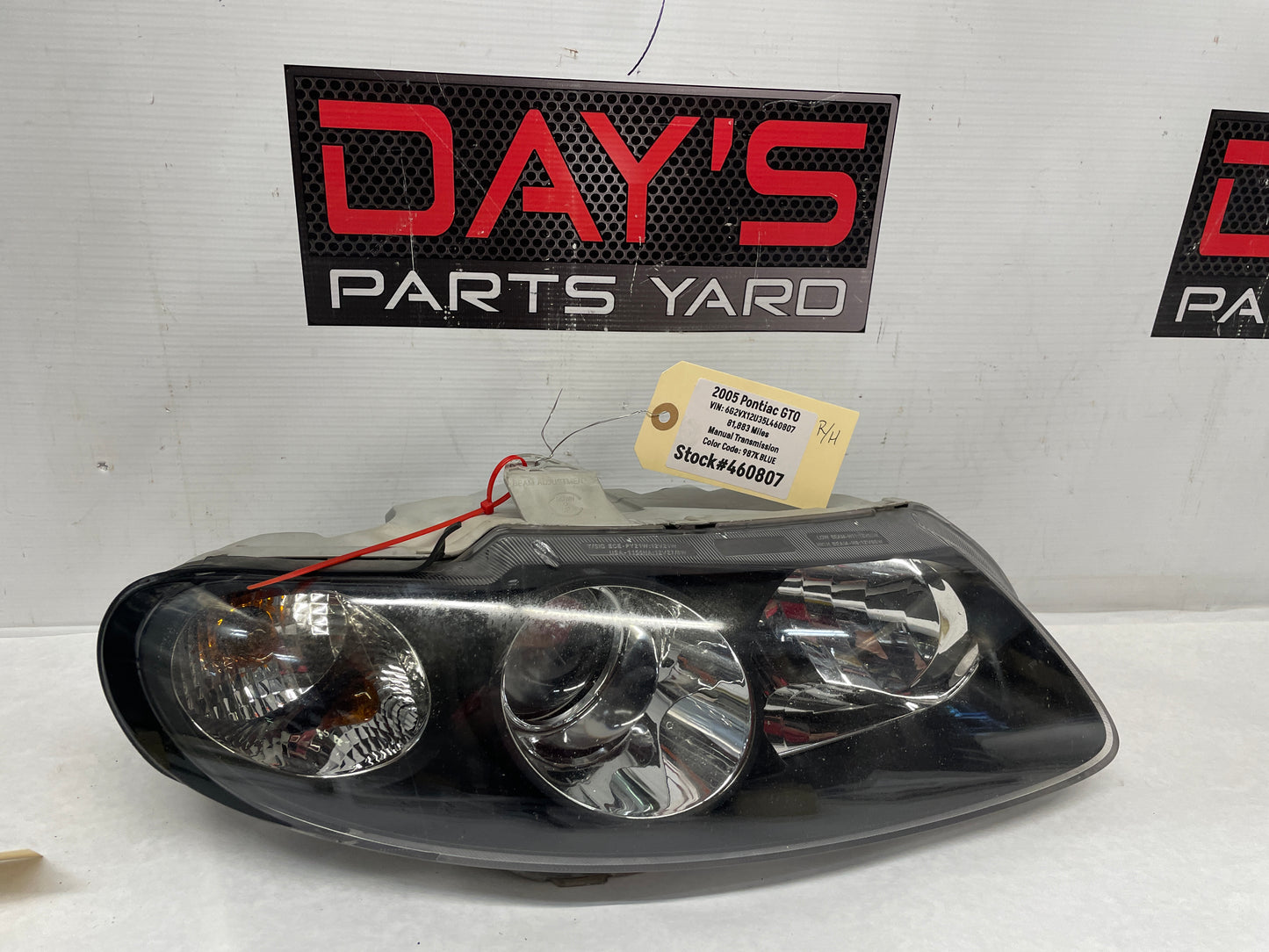 2005 Pontiac GTO RH Passenger Head Light Headlight Lamp OEM - Day's Parts Yard