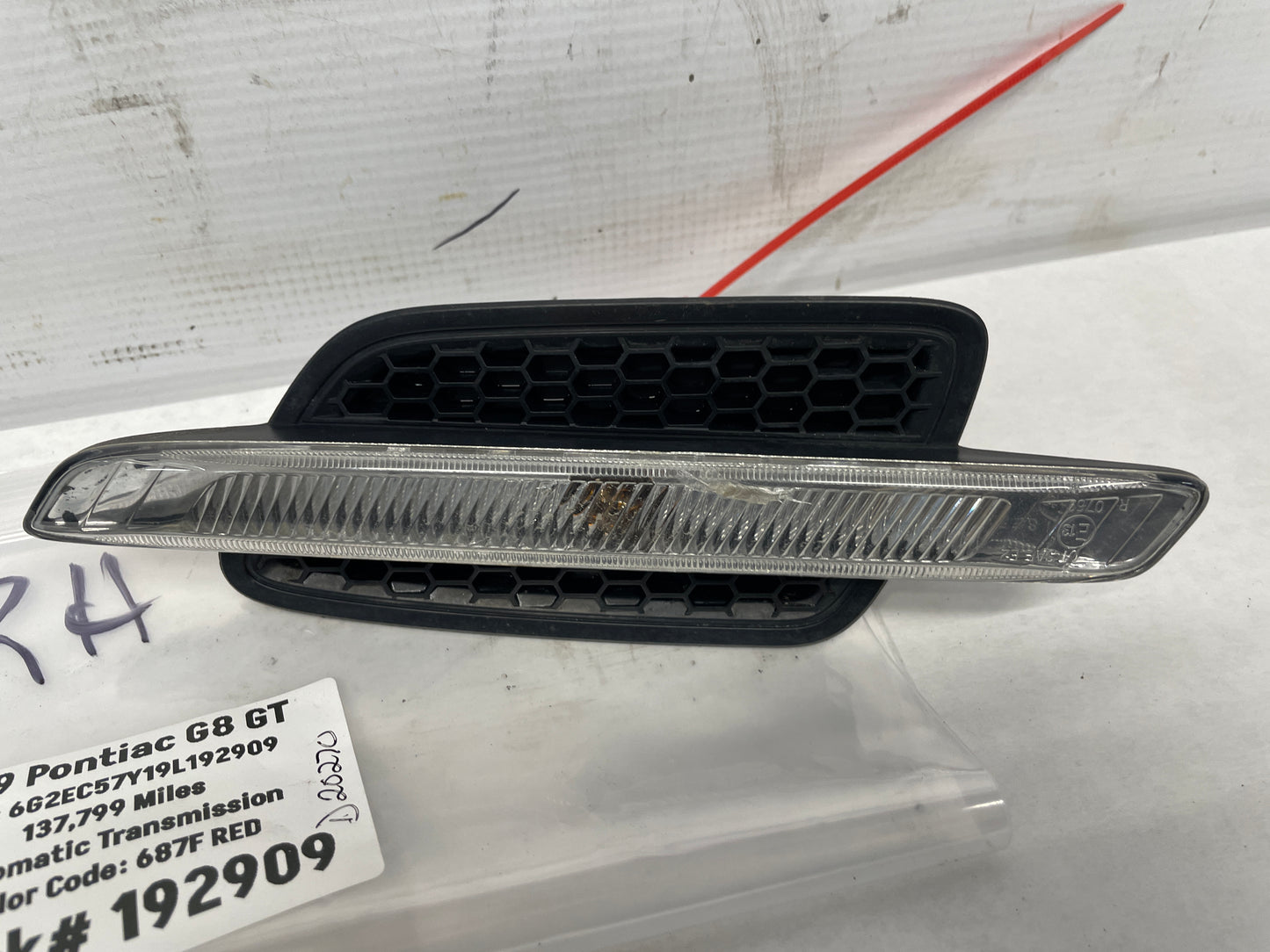 2009 Pontiac G8 GT RH Passenger Front Fender Marker Light OEM - Day's Parts Yard