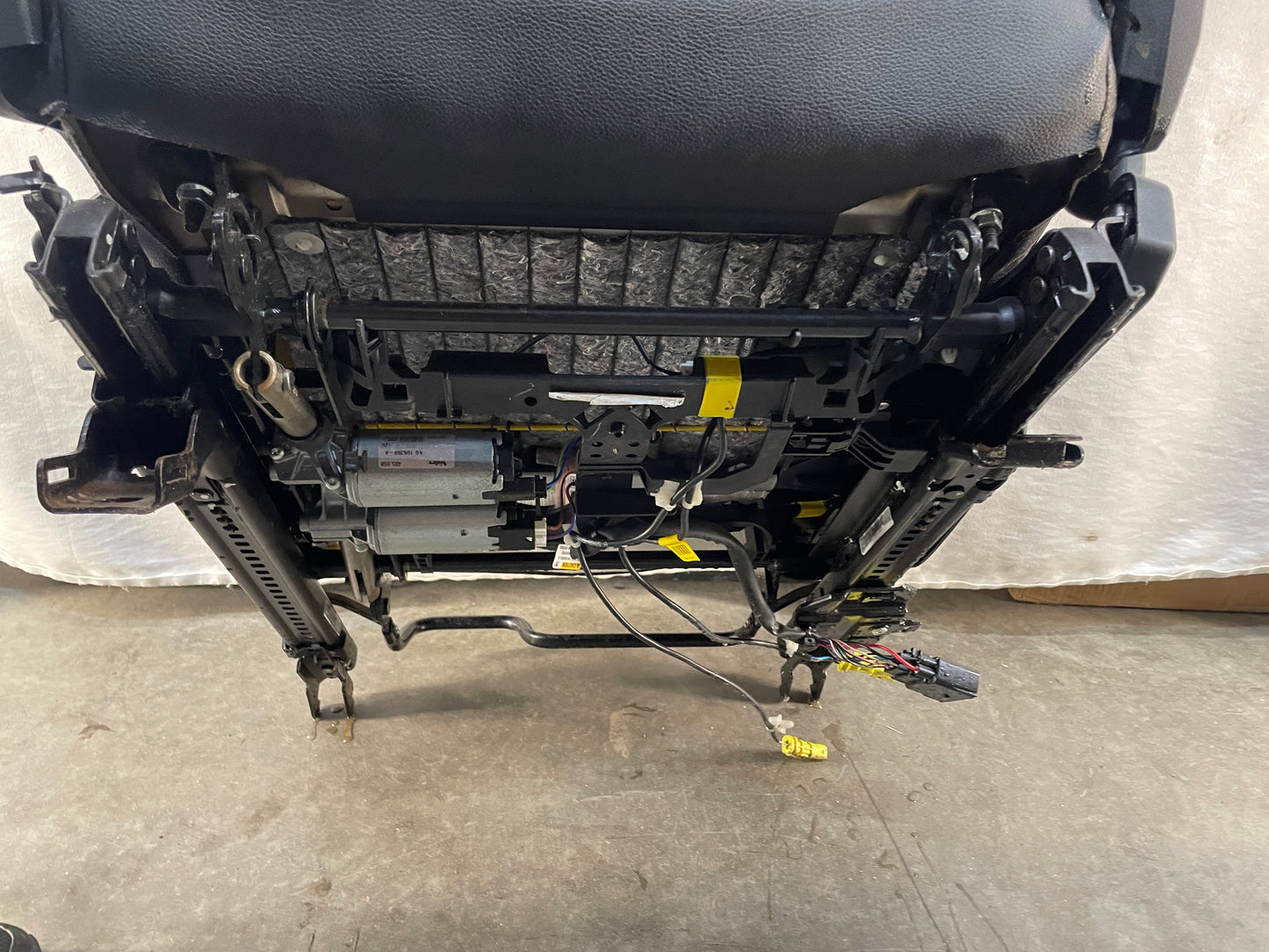 2013 Chevy Caprice PPV RH Passenger Front Seat Cloth OEM - Day's Parts Yard