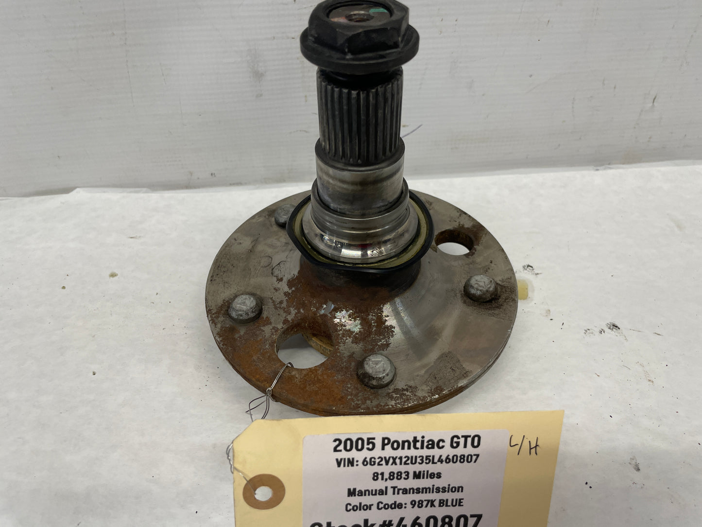 2005 Pontiac GTO LH Driver CV Axle Spindle Knuckle Wheel Hub OEM - Day's Parts Yard
