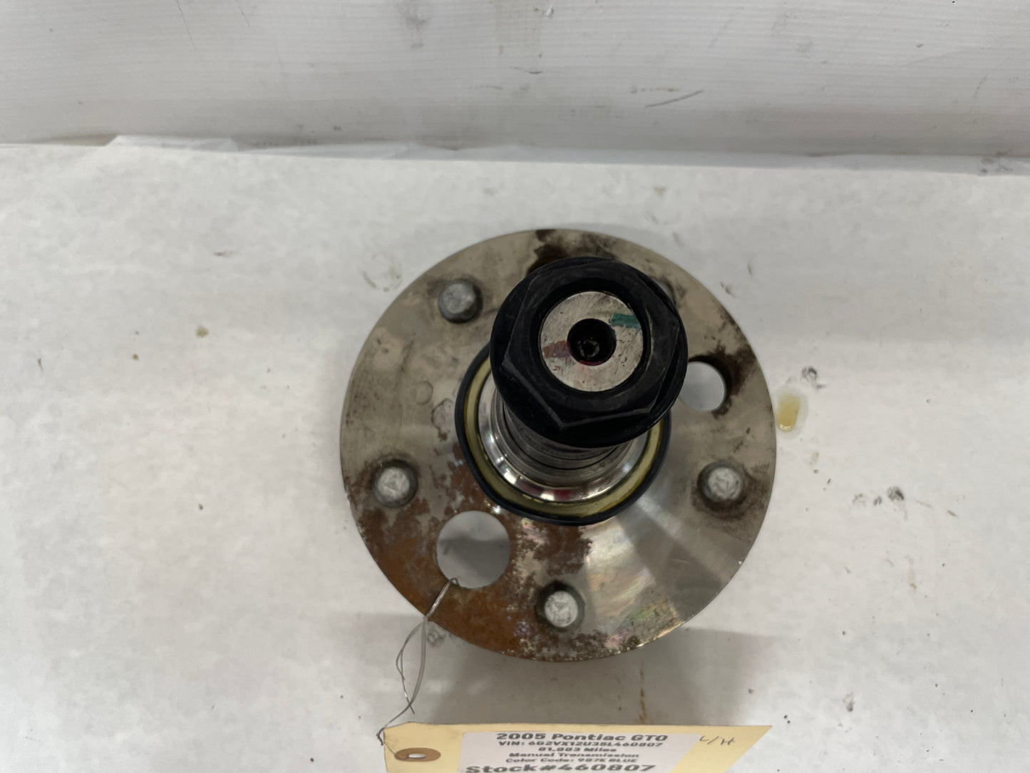 2005 Pontiac GTO LH Driver CV Axle Spindle Knuckle Wheel Hub OEM - Day's Parts Yard