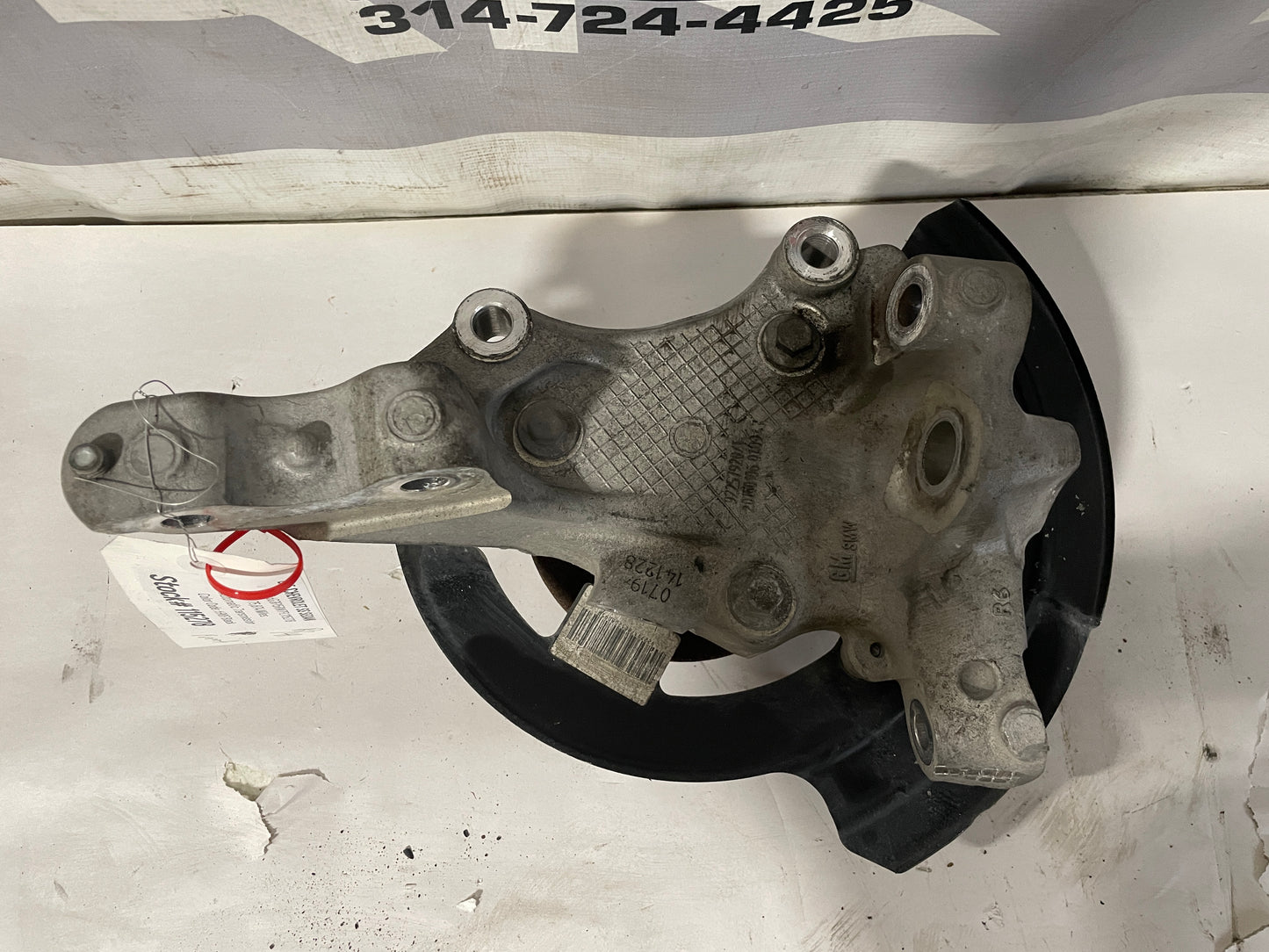 2015 Chevy SS Sedan Front RH Passenger Spindle Knuckle Hub Assembly OEM - Day's Parts Yard