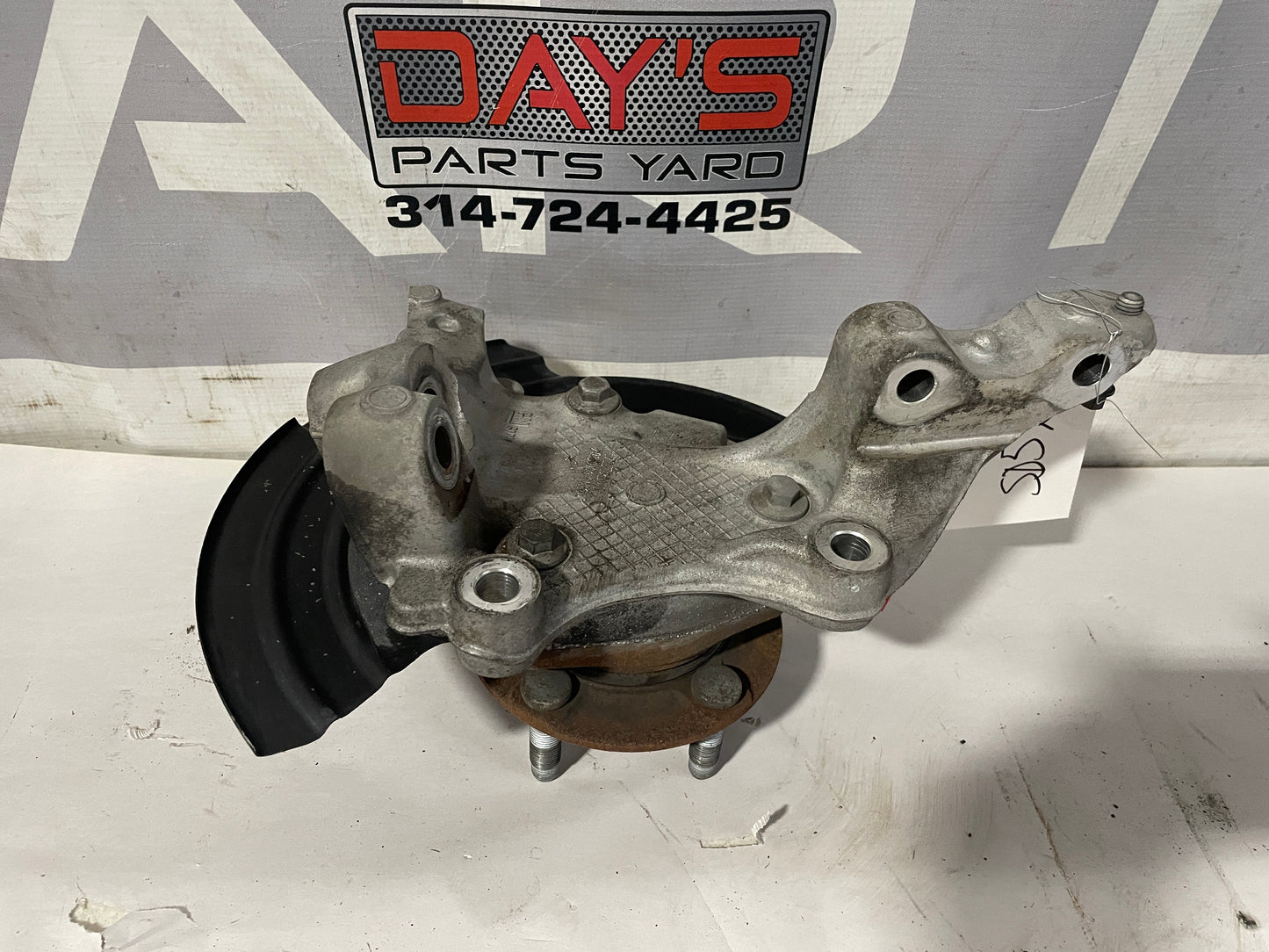 2015 Chevy SS Sedan Front RH Passenger Spindle Knuckle Hub Assembly OEM - Day's Parts Yard