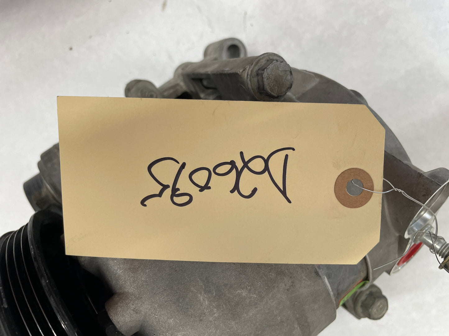 2005 Pontiac GTO AC Air Conditioner Compressor w/ Bracket OEM - Day's Parts Yard