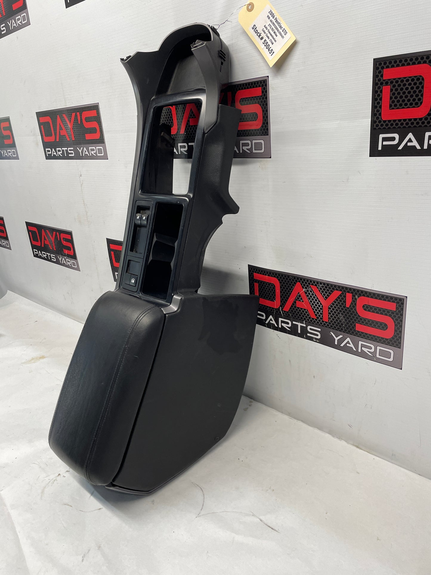 2006 Pontiac GTO Center Console Arm Rest Assembly OEM - Day's Parts Yard