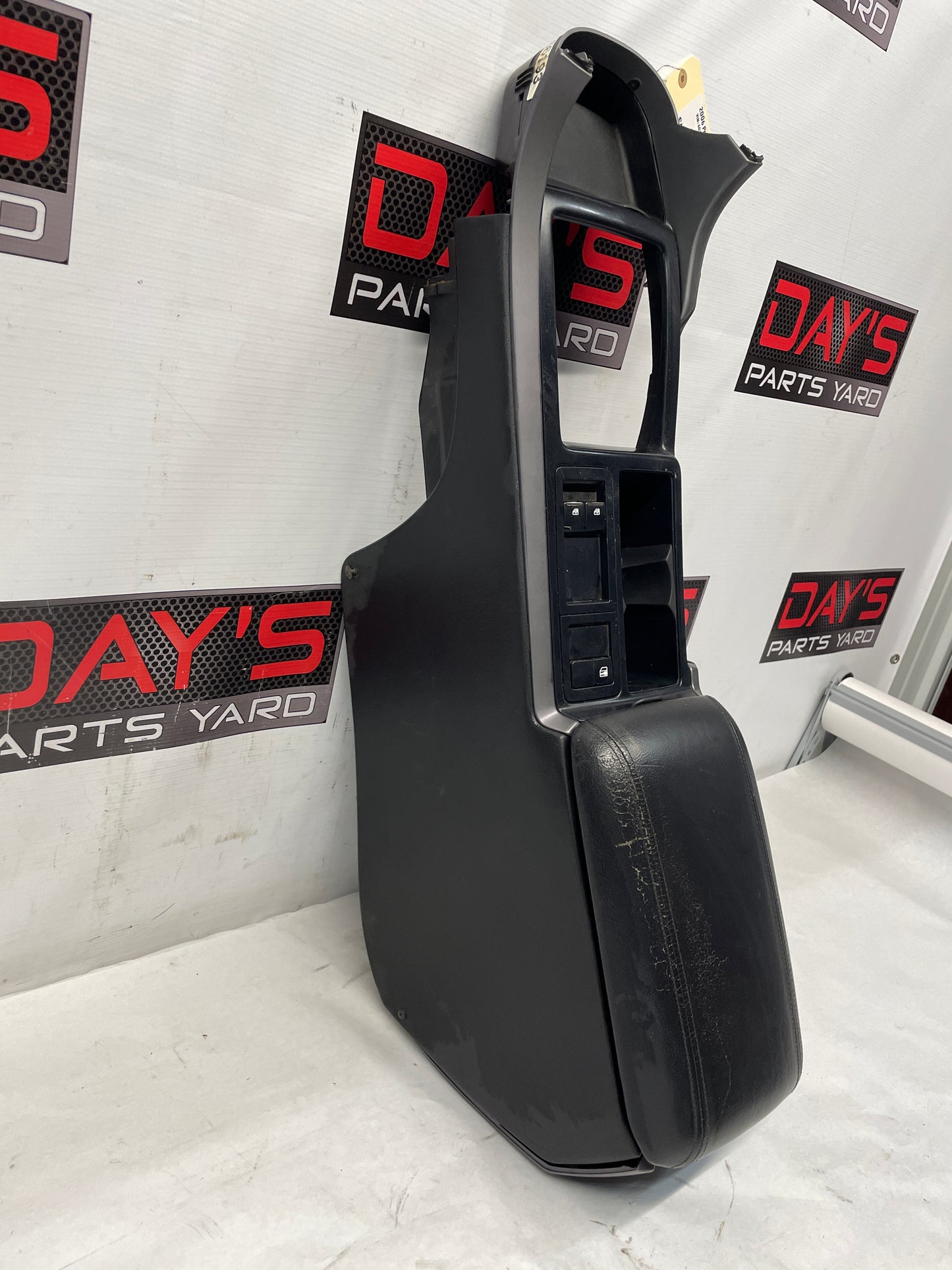 2006 Pontiac GTO Center Console Arm Rest Assembly OEM - Day's Parts Yard
