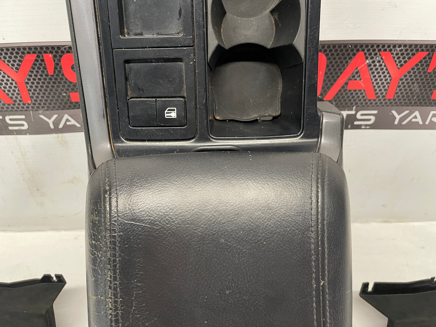 2006 Pontiac GTO Center Console Arm Rest Assembly OEM - Day's Parts Yard