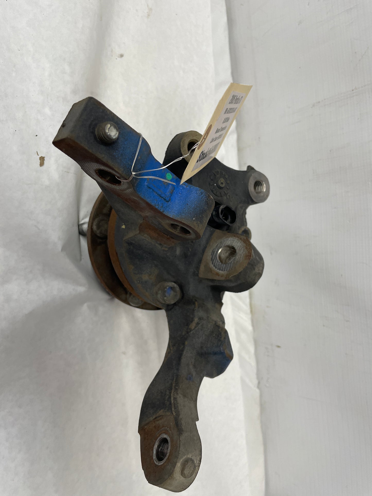 2005 Pontiac GTO LH Driver Front Suspension Spindle Hub Knuckle Assembly OEM - Day's Parts Yard