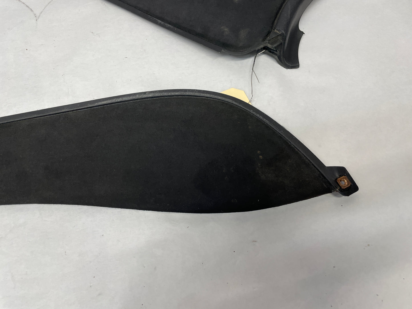 2006 Pontiac GTO Center Console Arm Rest Assembly OEM - Day's Parts Yard