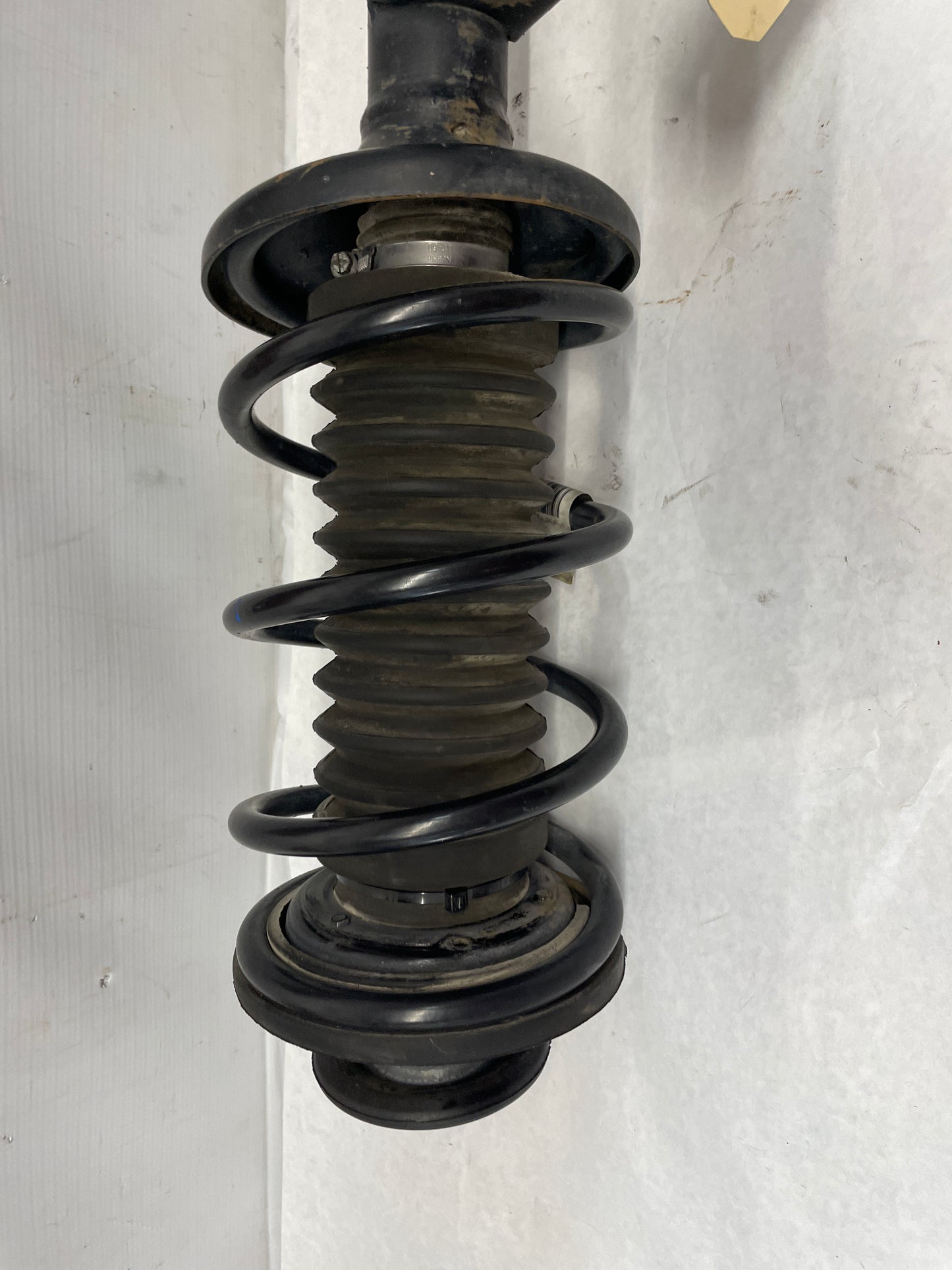 2005 Pontiac GTO LH Driver Front Suspension Strut Assembly OEM - Day's Parts Yard