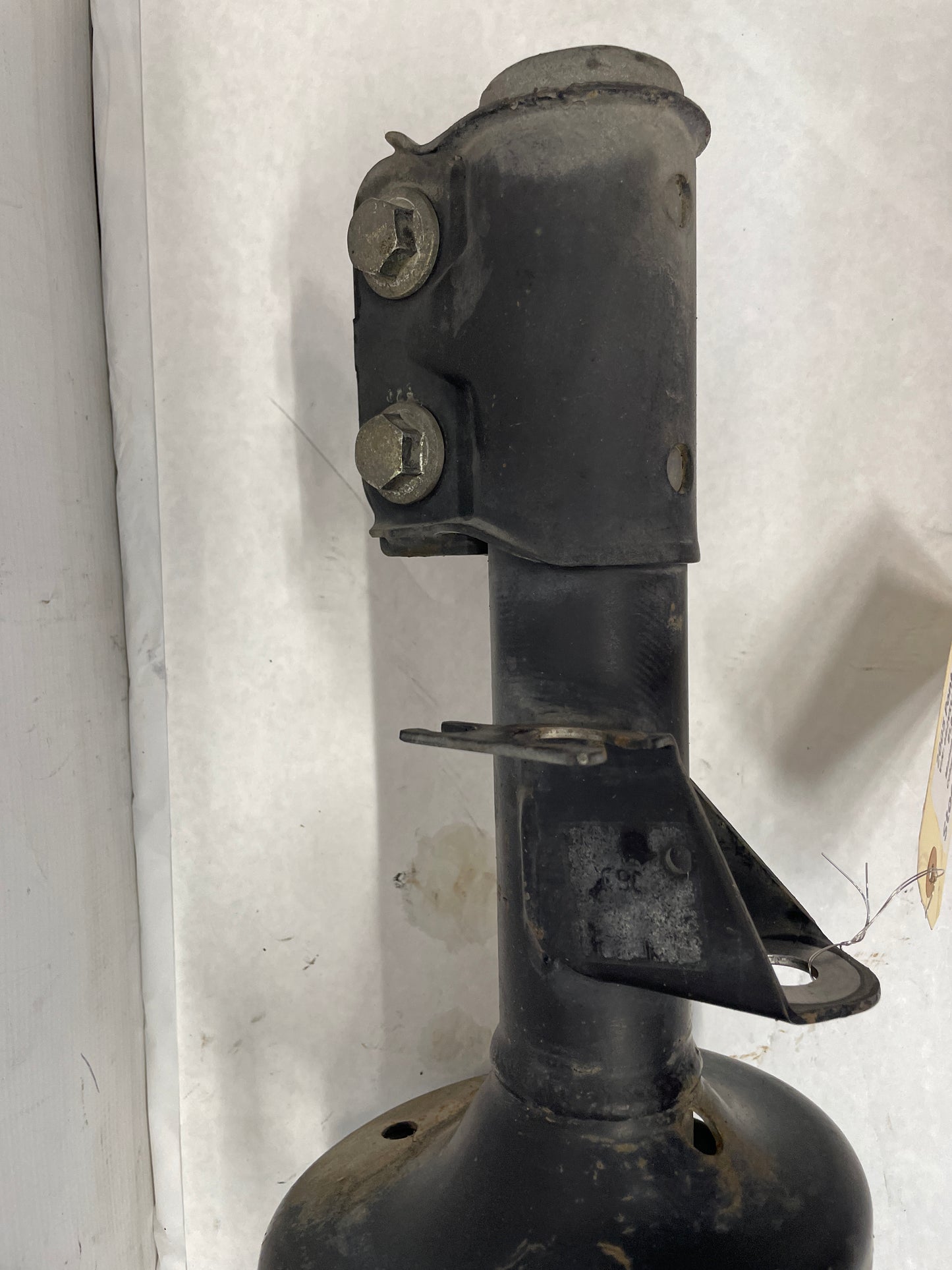 2005 Pontiac GTO LH Driver Front Suspension Strut Assembly OEM - Day's Parts Yard