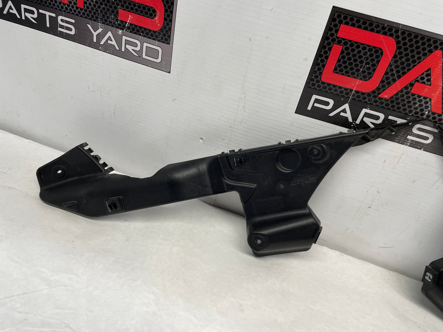 2014 Chevy Camaro ZL1 RH & LH Rear Bumper Guide Bracket Supports OEM