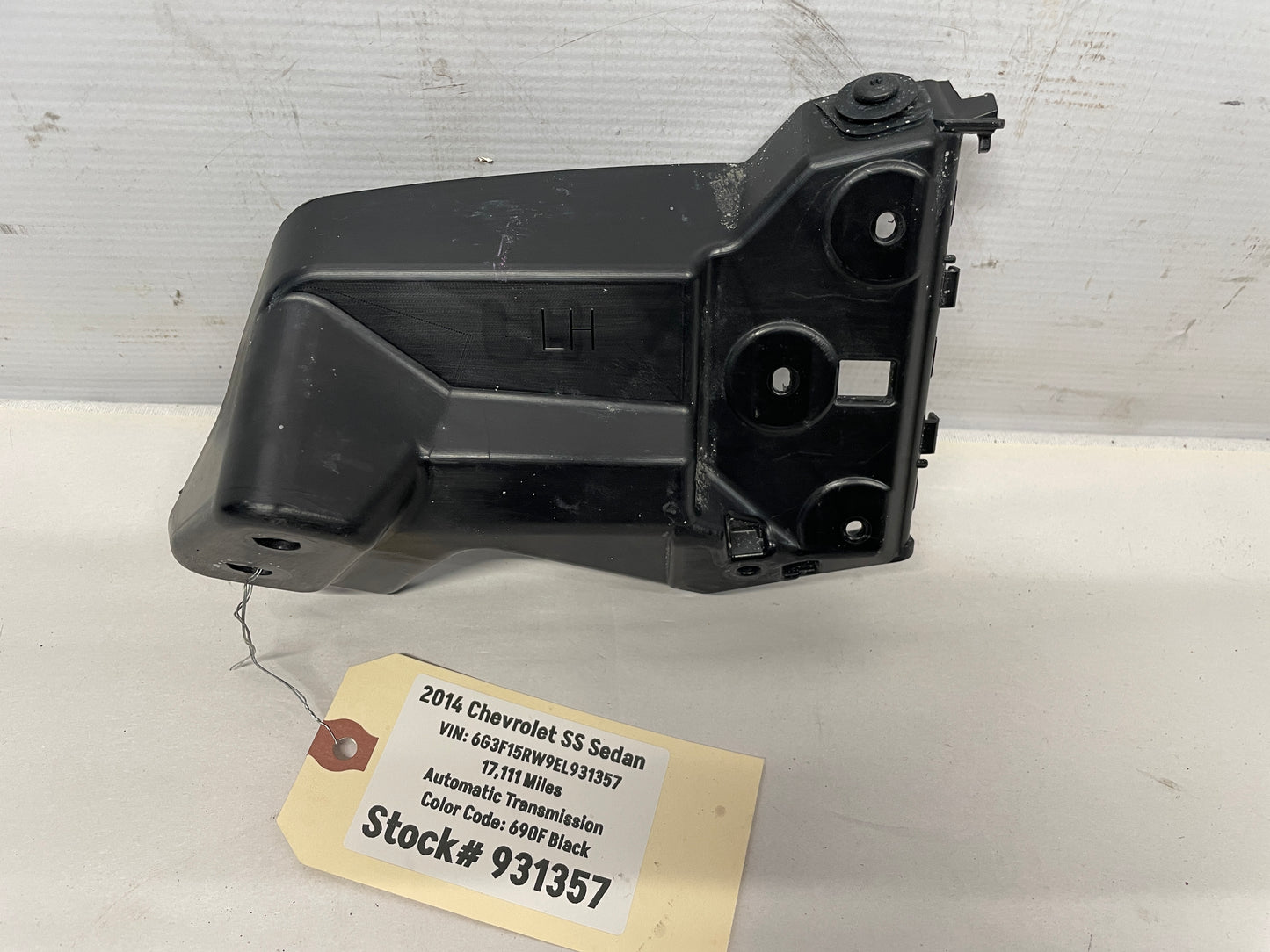 2014 Chevrolet SS Sedan LH Driver Fender Bumper Bracket OEM - Day's Parts Yard
