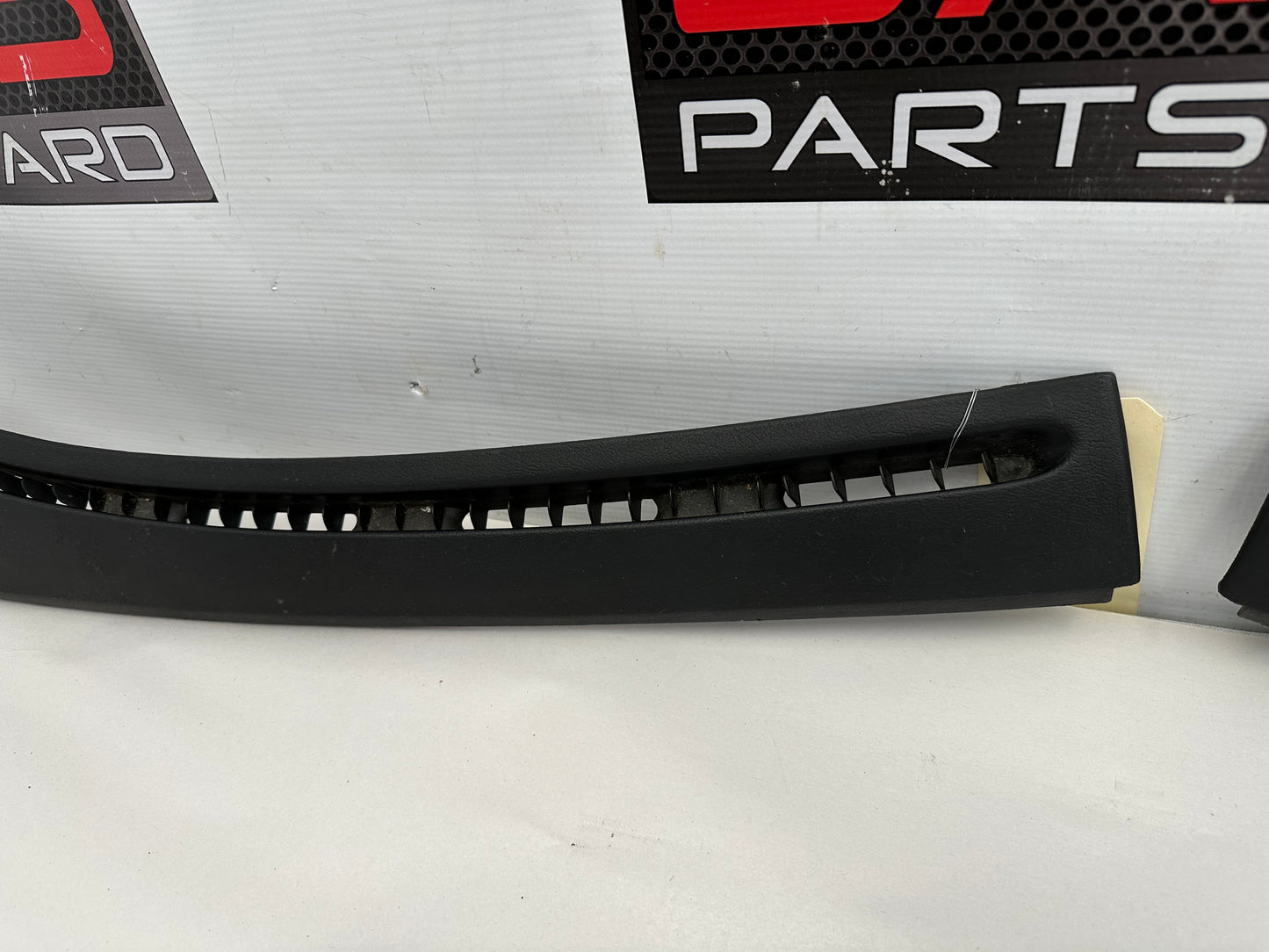 2004 Pontiac GTO RH & LH Dash Cowl Defrost Panels Vent Trim OEM - Day's Parts Yard