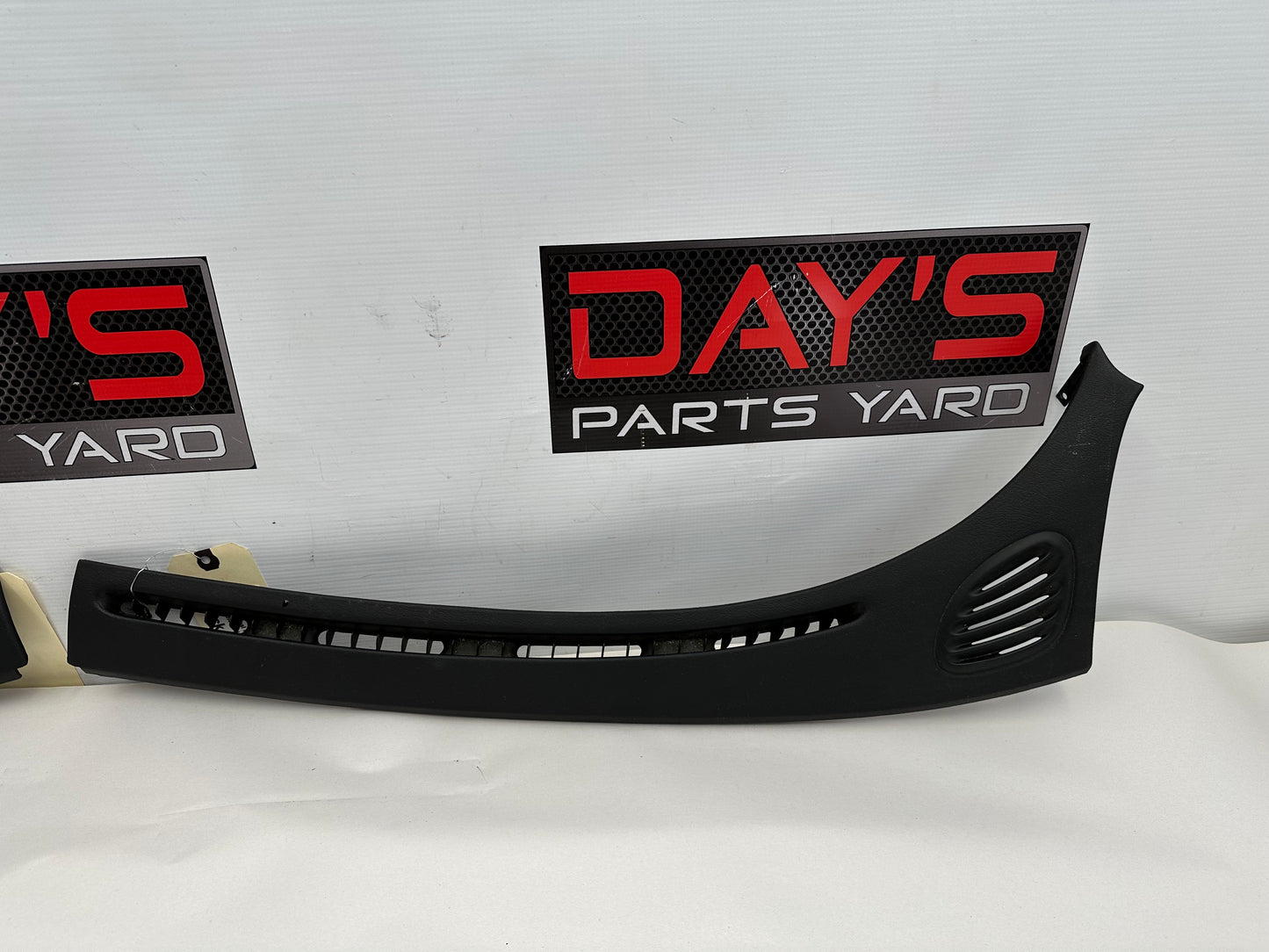 2004 Pontiac GTO RH & LH Dash Cowl Defrost Panels Vent Trim OEM - Day's Parts Yard