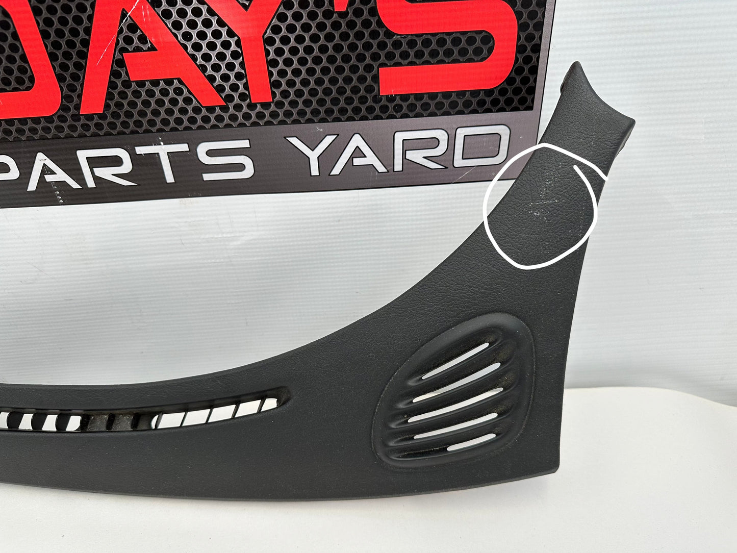 2004 Pontiac GTO RH & LH Dash Cowl Defrost Panels Vent Trim OEM - Day's Parts Yard