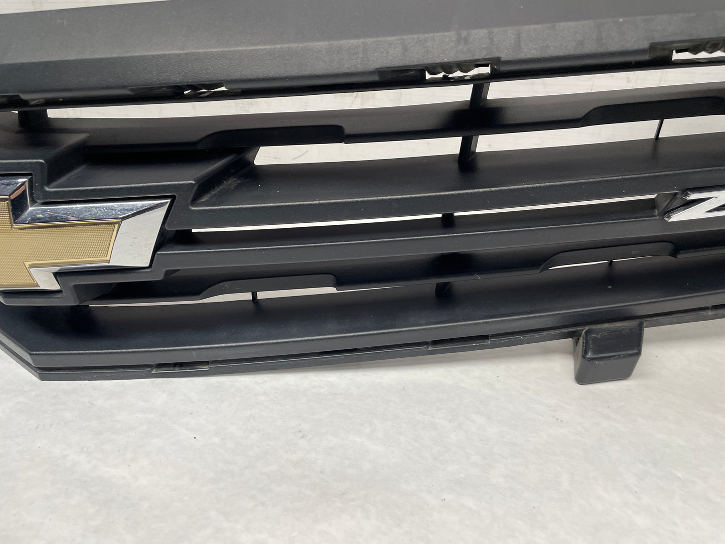 2013 Chevy Camaro ZL1 Front Bumper Fascia Upper Plastic Grille OEM - Day's Parts Yard