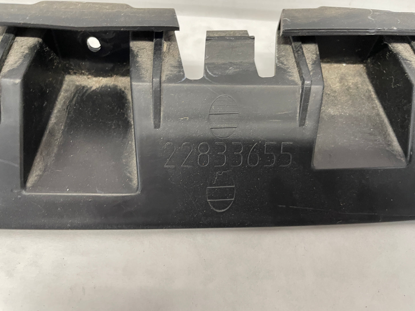 2014 Chevy Camaro ZL1 Convertible Rear Bumper Fascia Upper Support Bracket OEM