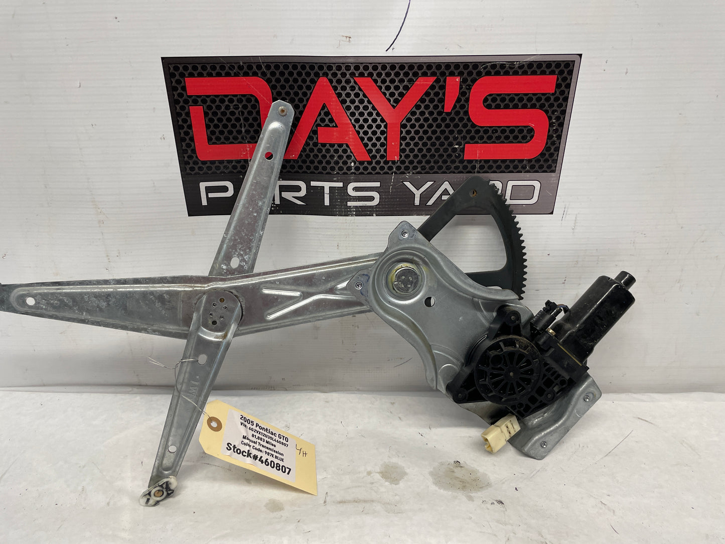 2005 Pontiac GTO LH Driver Front Window Regulator Motor OEM - Day's Parts Yard