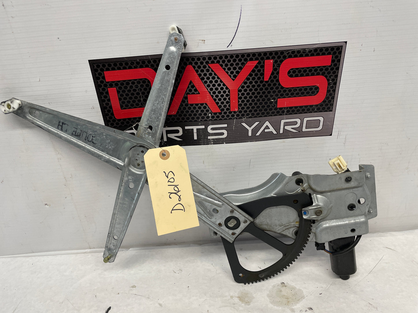 2005 Pontiac GTO LH Driver Front Window Regulator Motor OEM - Day's Parts Yard
