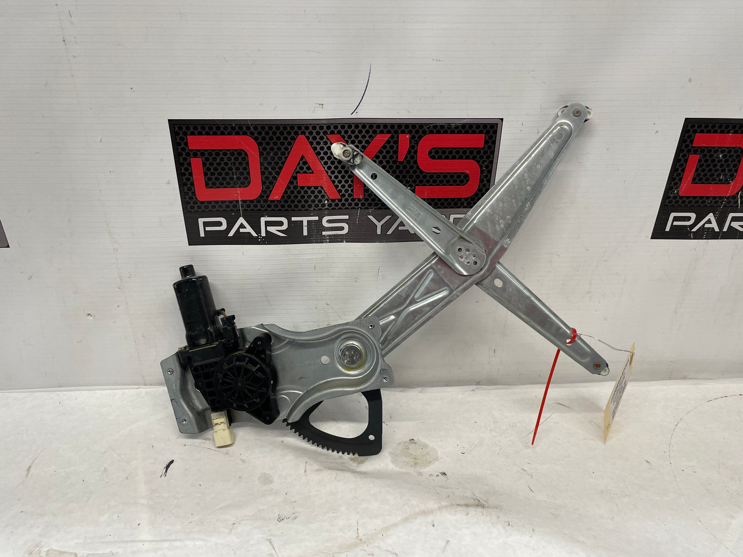 2005 Pontiac GTO RH Passenger Front Window Regulator Motor OEM - Day's Parts Yard