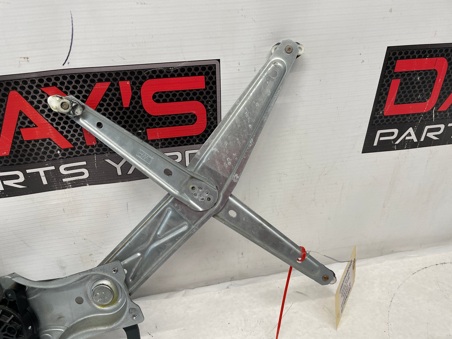 2005 Pontiac GTO RH Passenger Front Window Regulator Motor OEM - Day's Parts Yard