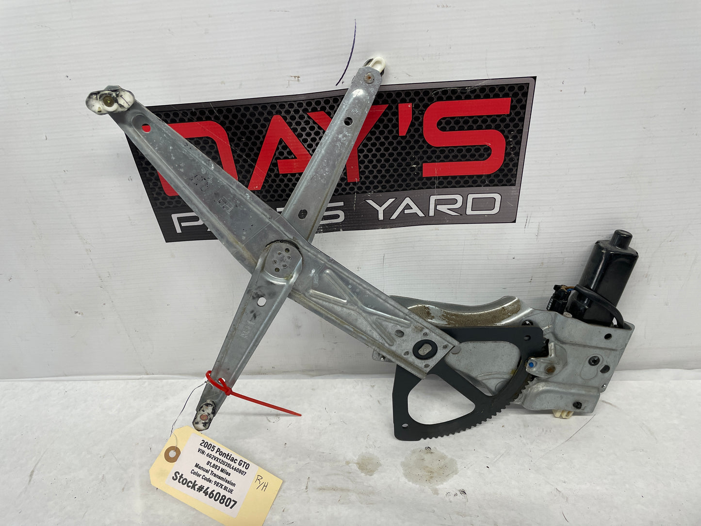 2005 Pontiac GTO RH Passenger Front Window Regulator Motor OEM - Day's Parts Yard