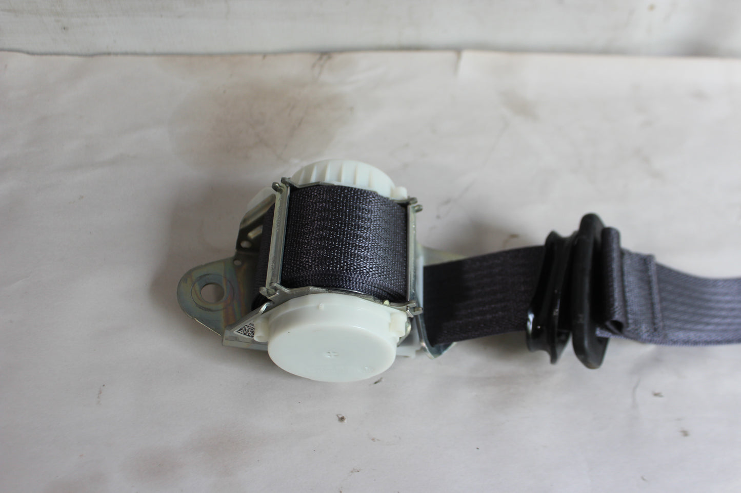 2014 GMC Sierra K1500 Denali RH Passenger Rear Seatbelt Seat Belt Retractor OEM - Day's Parts Yard