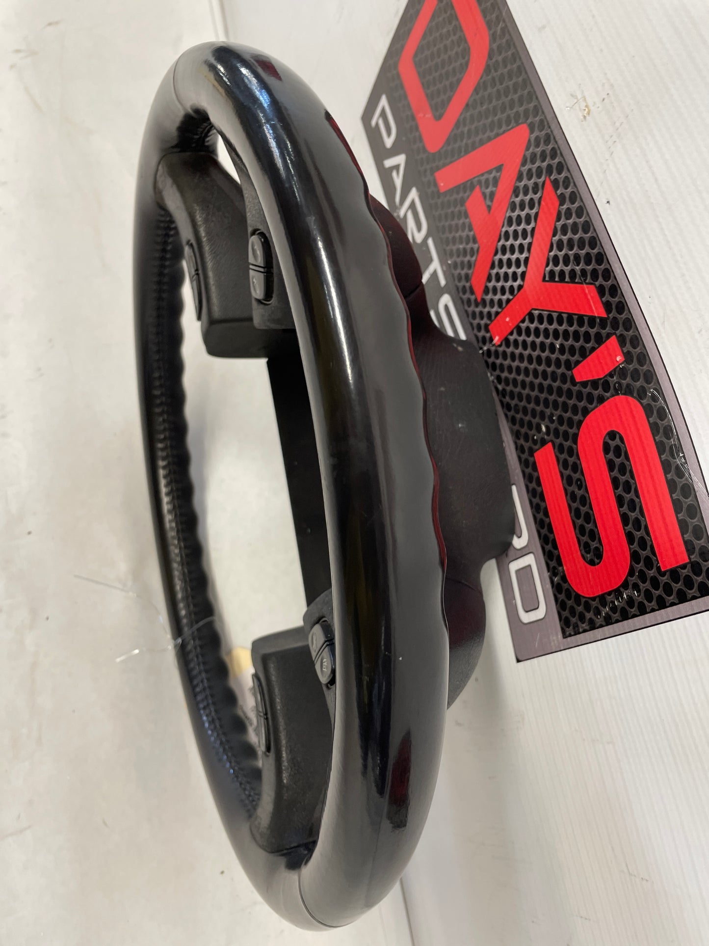 2003 Chevy Suburban Steering Wheel w/ Buttons OEM - Day's Parts Yard