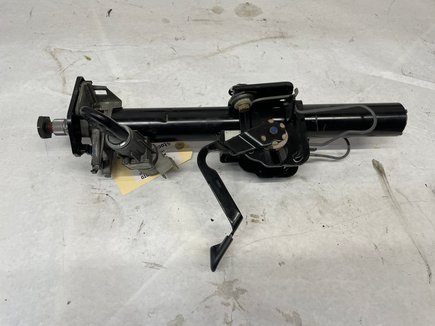 2005 Pontiac GTO Steering Column w/ Key OEM - Day's Parts Yard