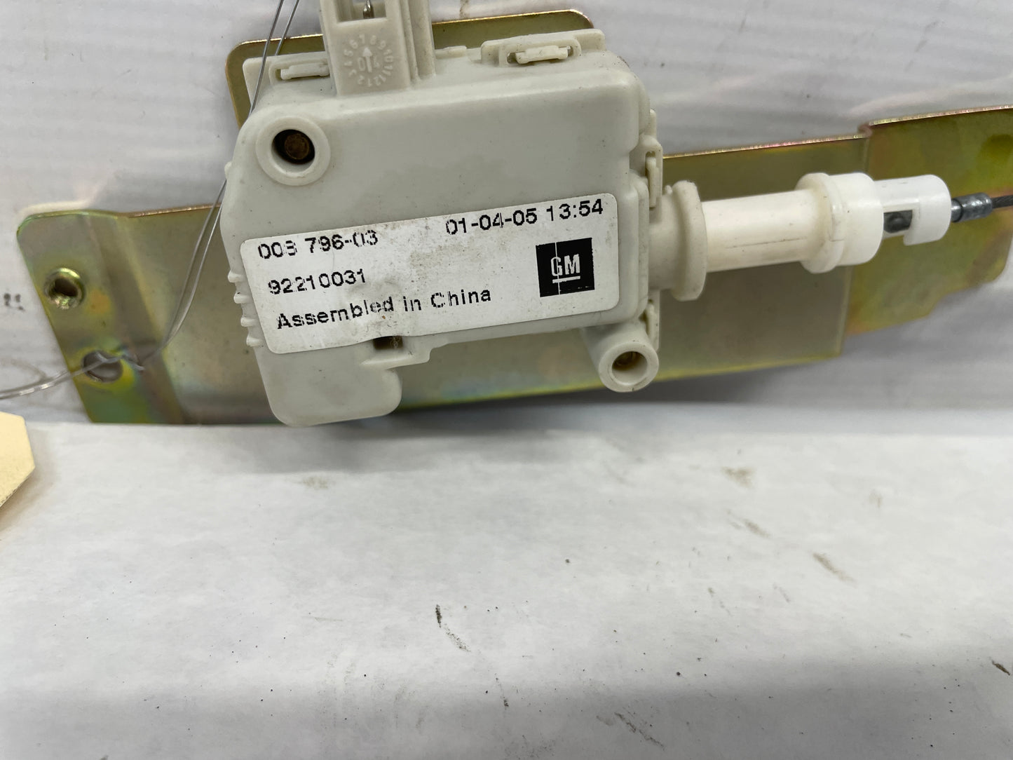 2005 Pontiac GTO Fuel Gas Door Lock Actuator w/ Cable OEM - Day's Parts Yard