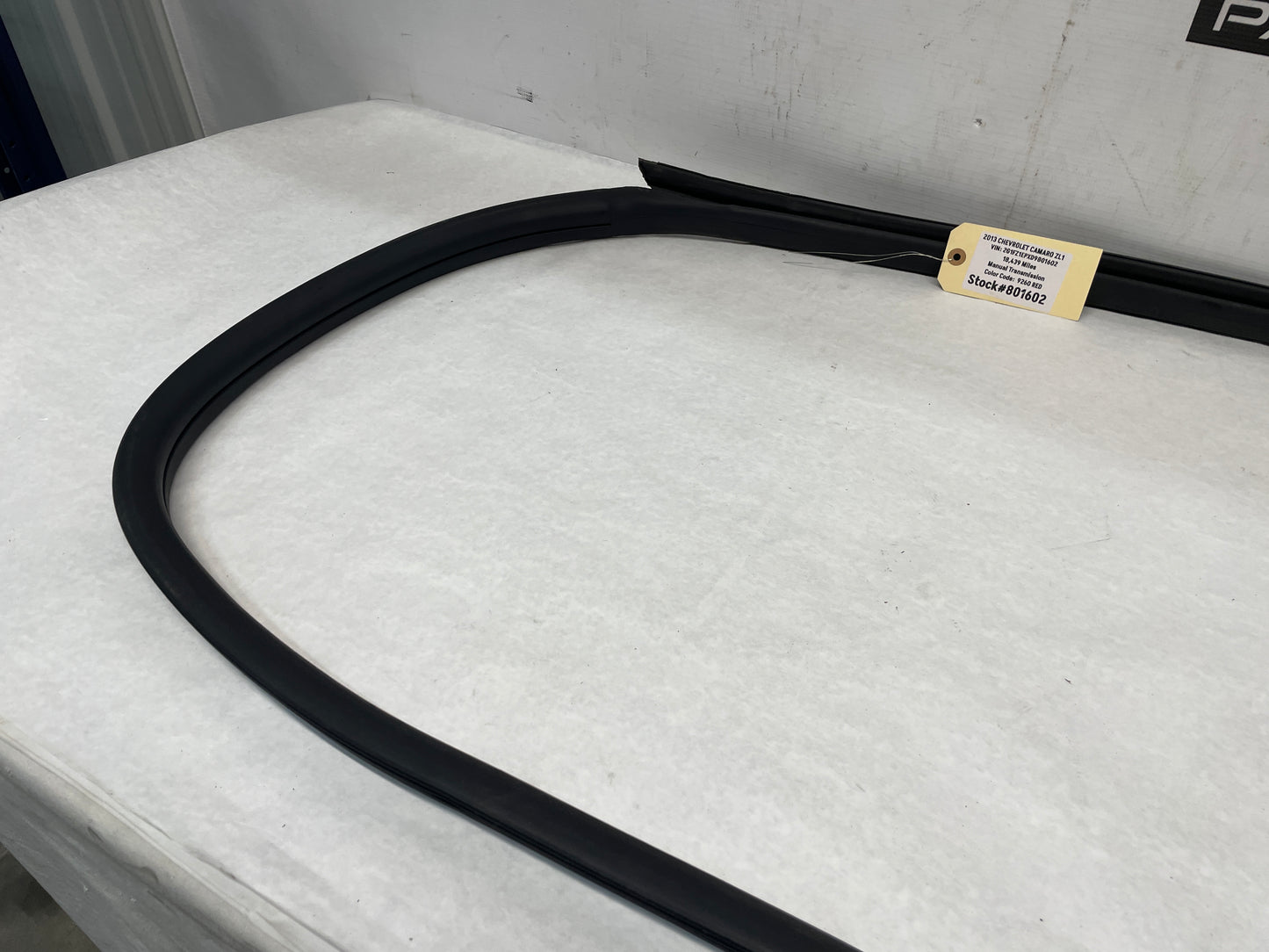 2013 Chevy Camaro ZL1 RH Passenger Door Weather Strip Seal OEM - Day's Parts Yard